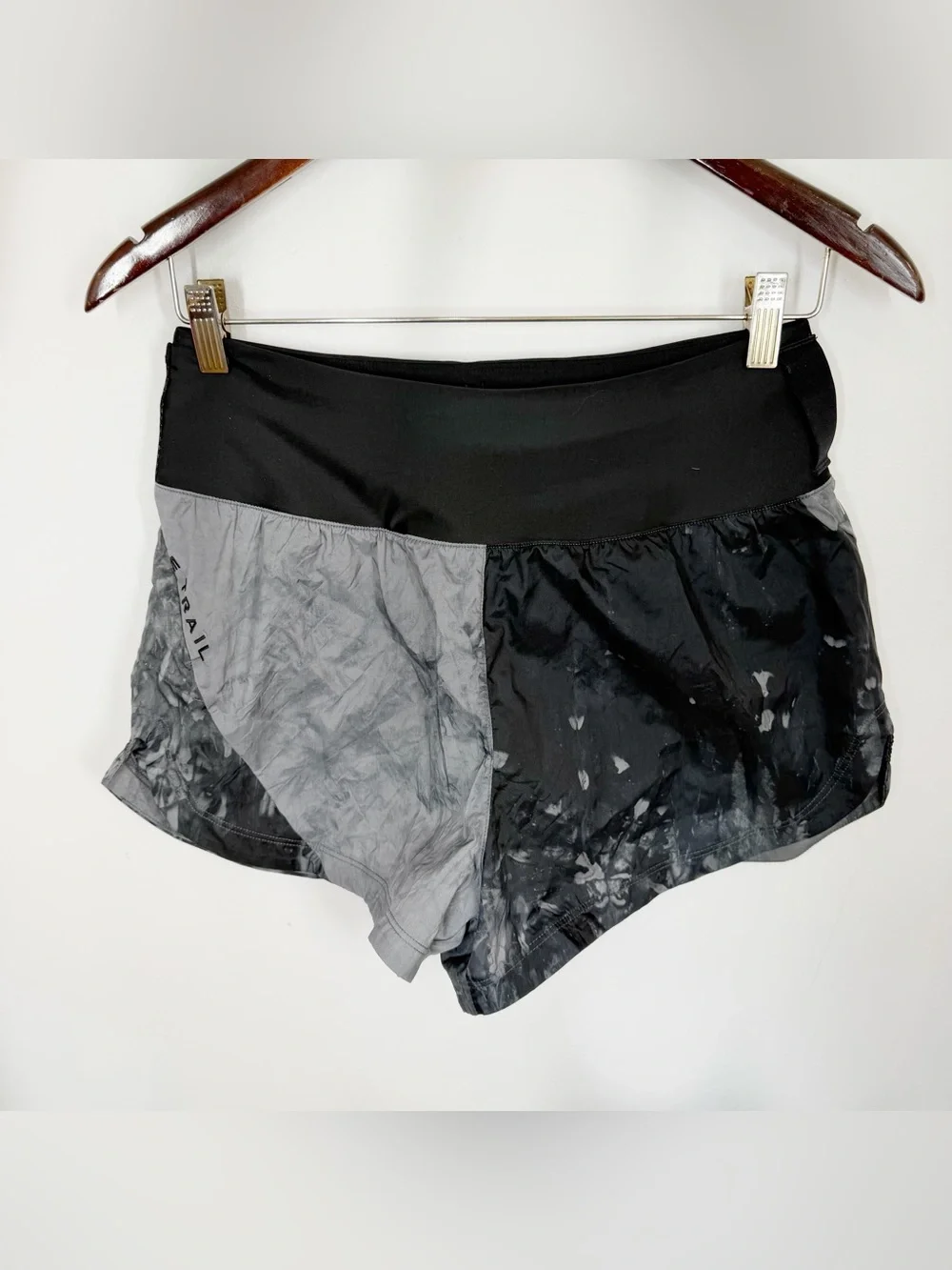 NWT Nike Trail Running Shorts Small Black Gray Pockets Water Resistant